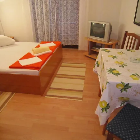 Pleasant In Pag Dalmatia, Croatia