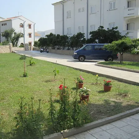 Pleasant In Pag Dalmatia, Croatia *
